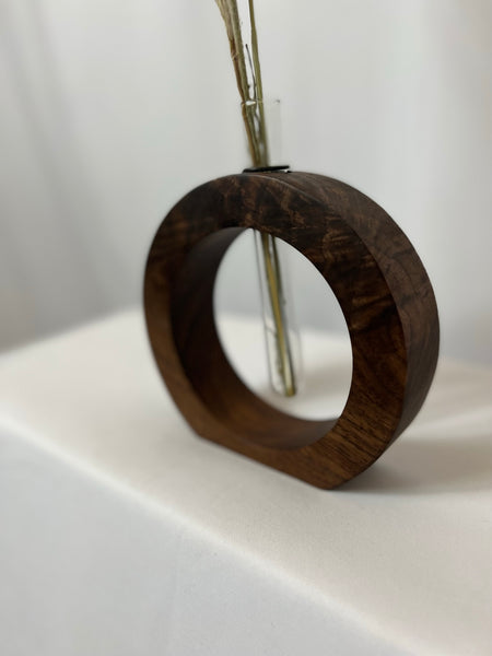 Circle flower vase